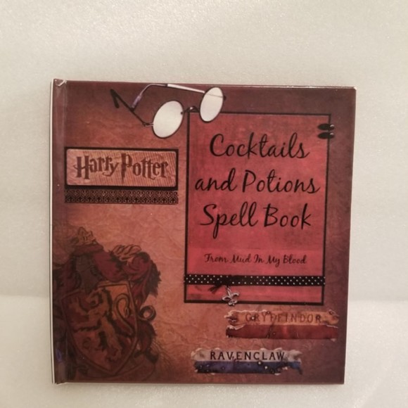 Harry Potter Cocktails & Potions frm Mud in my Blood - Picture 2 of 8